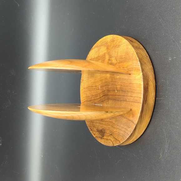 Vintage Oregon Myrtle wood napkin or letter holder - Picture 2 of 7